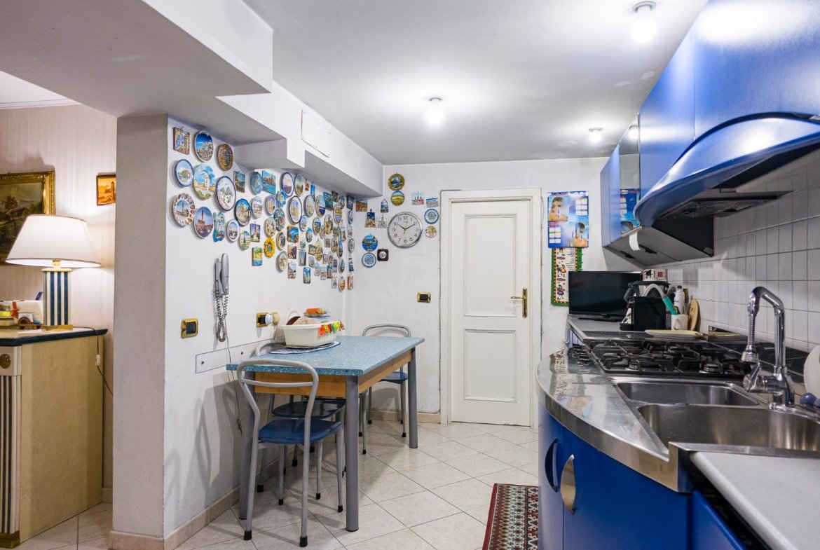 Eur Mostacciano – ESCLUSIVO – AMPIA METRATURA