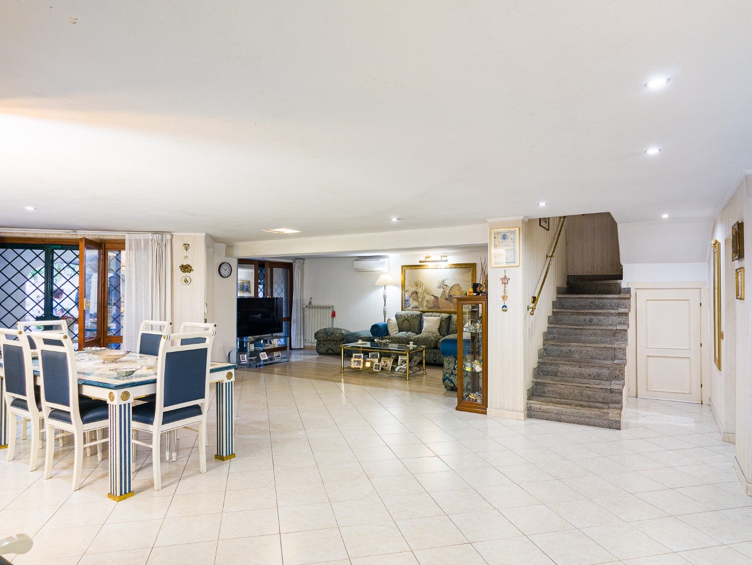 Eur Mostacciano – ESCLUSIVO – AMPIA METRATURA