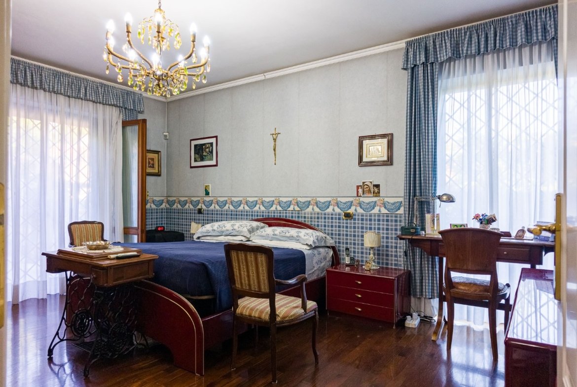 Eur Mostacciano – ESCLUSIVO – AMPIA METRATURA