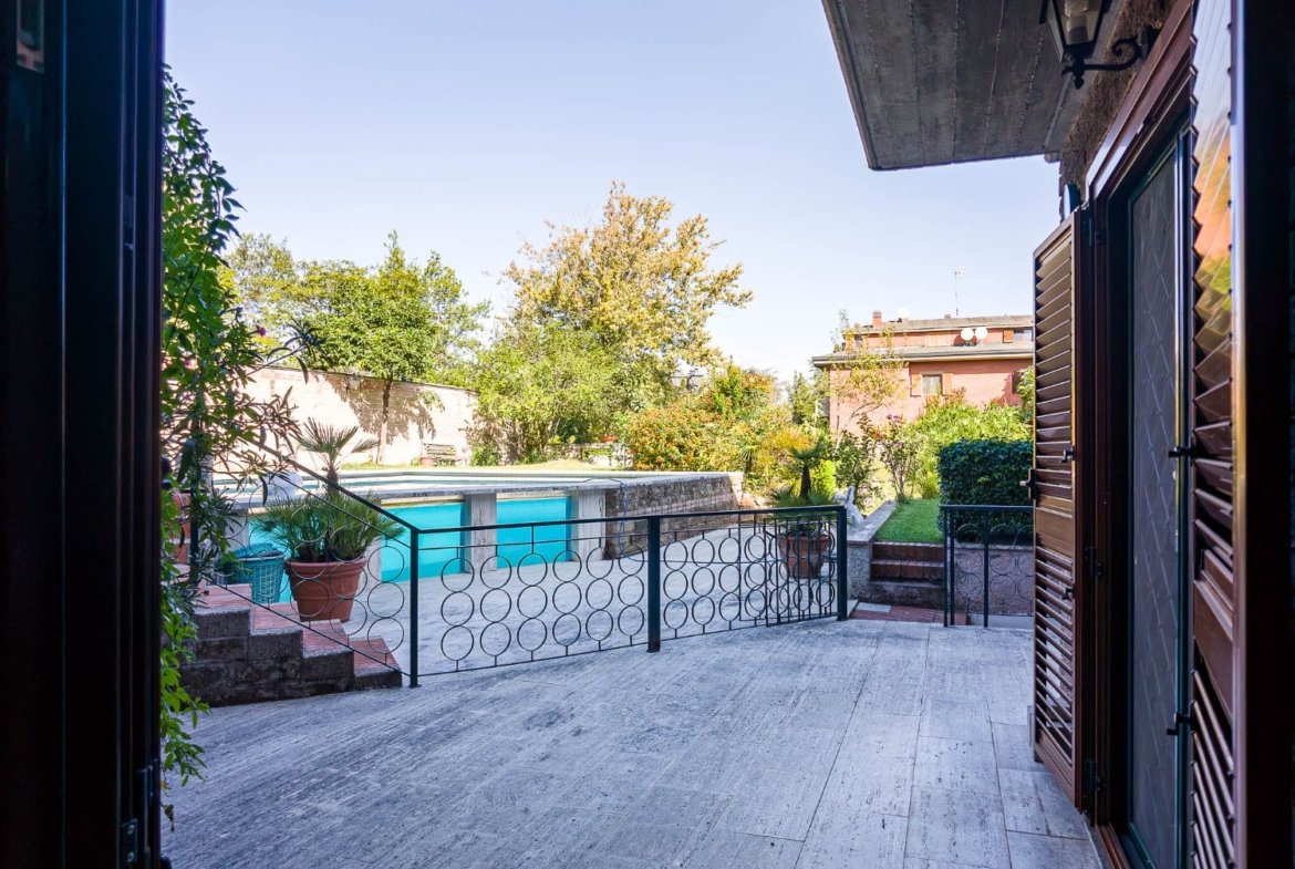 Eur Mostacciano – ESCLUSIVO – AMPIA METRATURA
