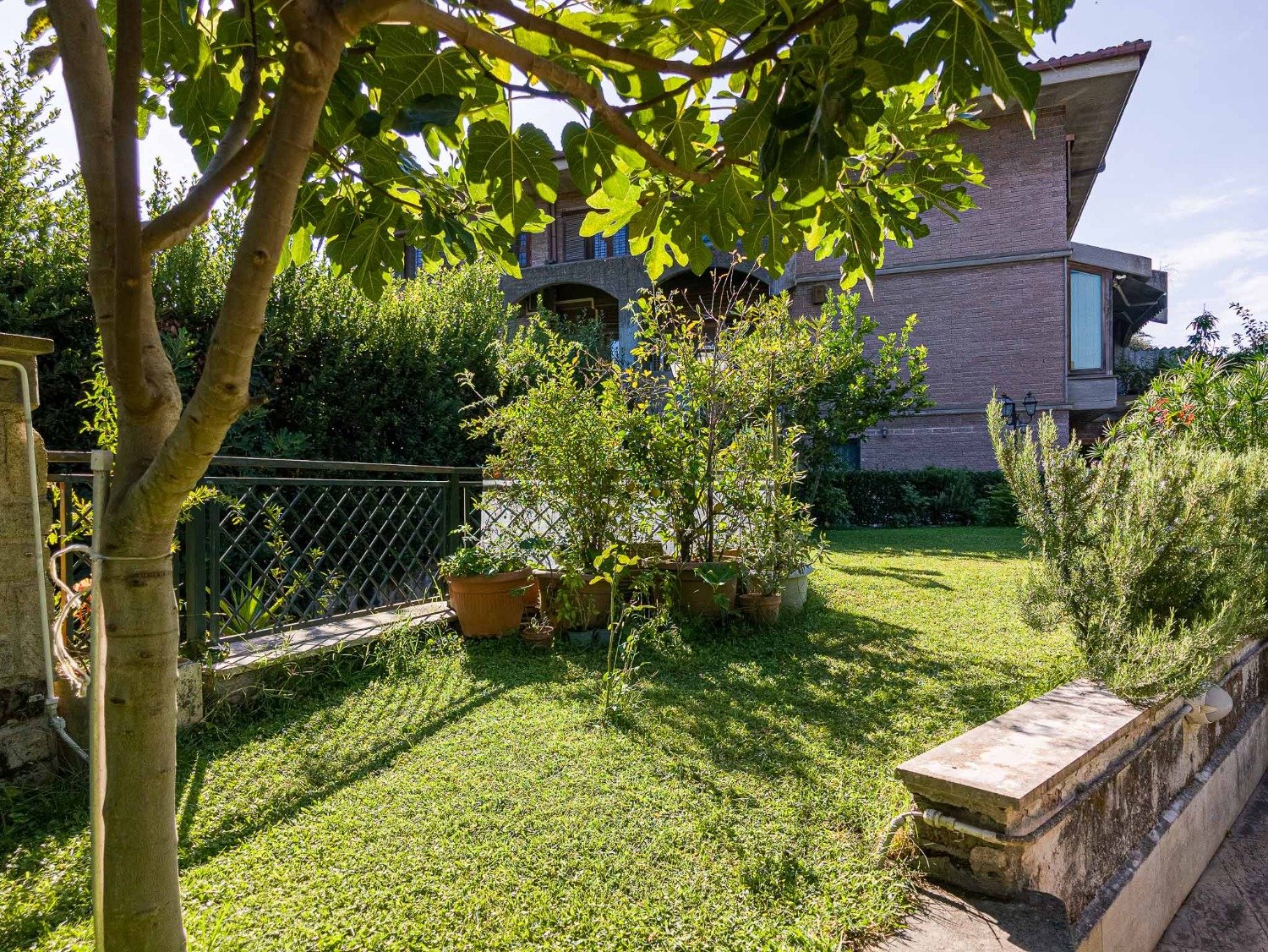 Eur Mostacciano – ESCLUSIVO – AMPIA METRATURA