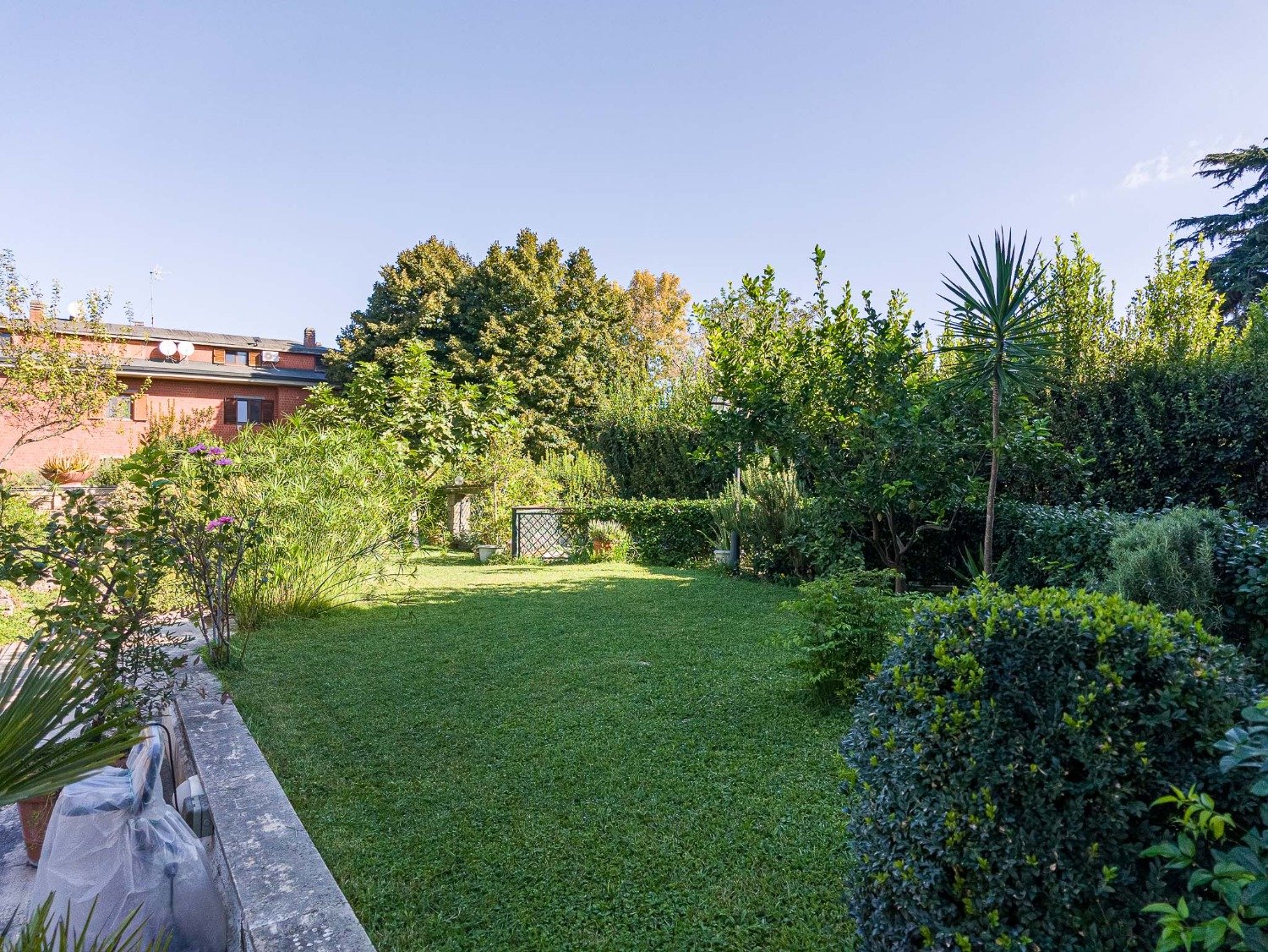 Eur Mostacciano – ESCLUSIVO – AMPIA METRATURA