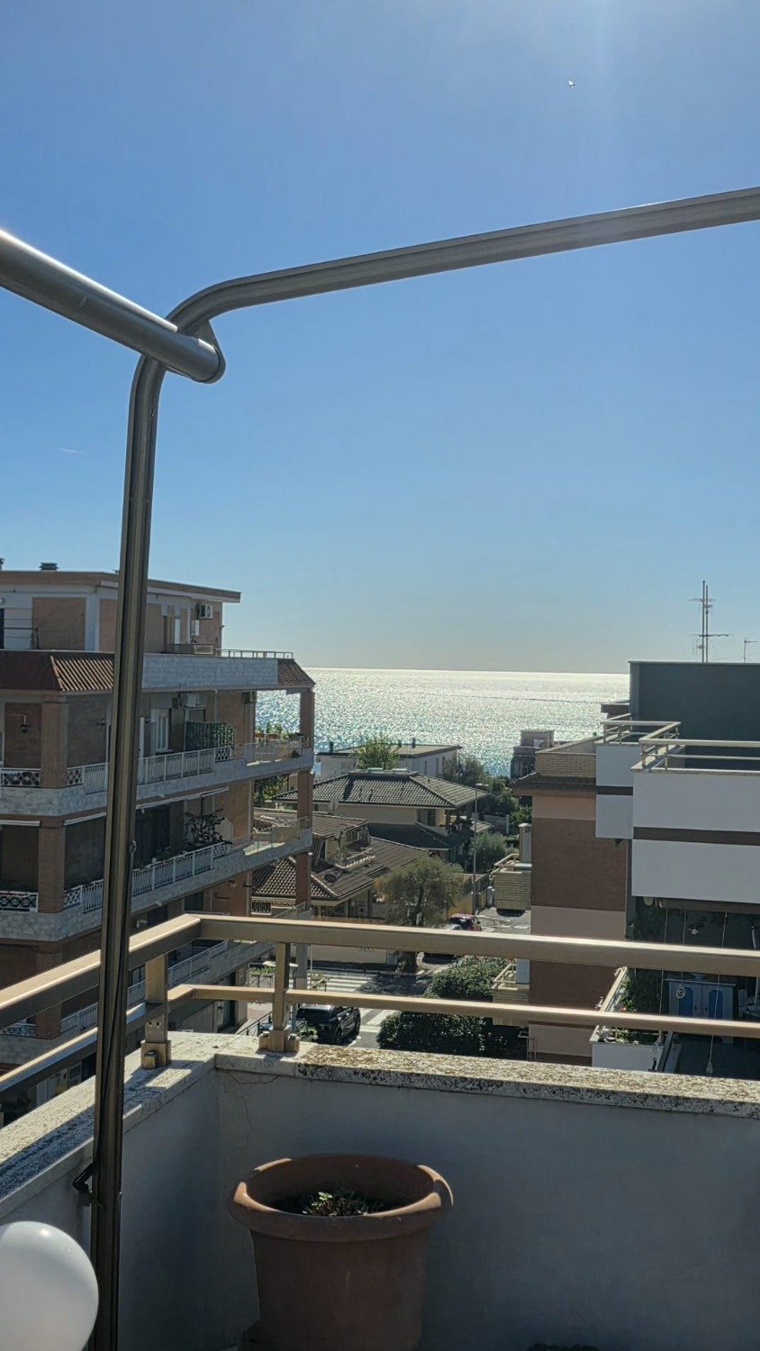 Pomezia – 2 locali € 159.000 T207