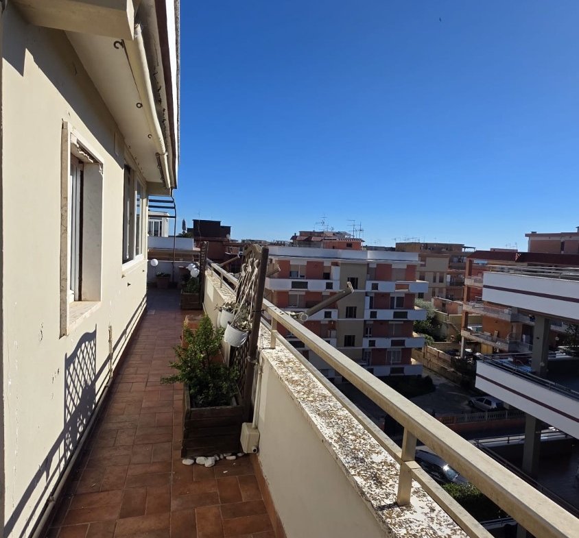 Pomezia – 2 locali € 159.000 T207