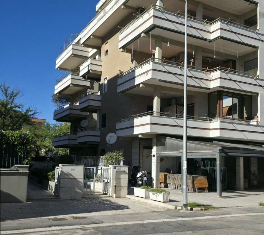 Pomezia – 2 locali € 159.000 T207