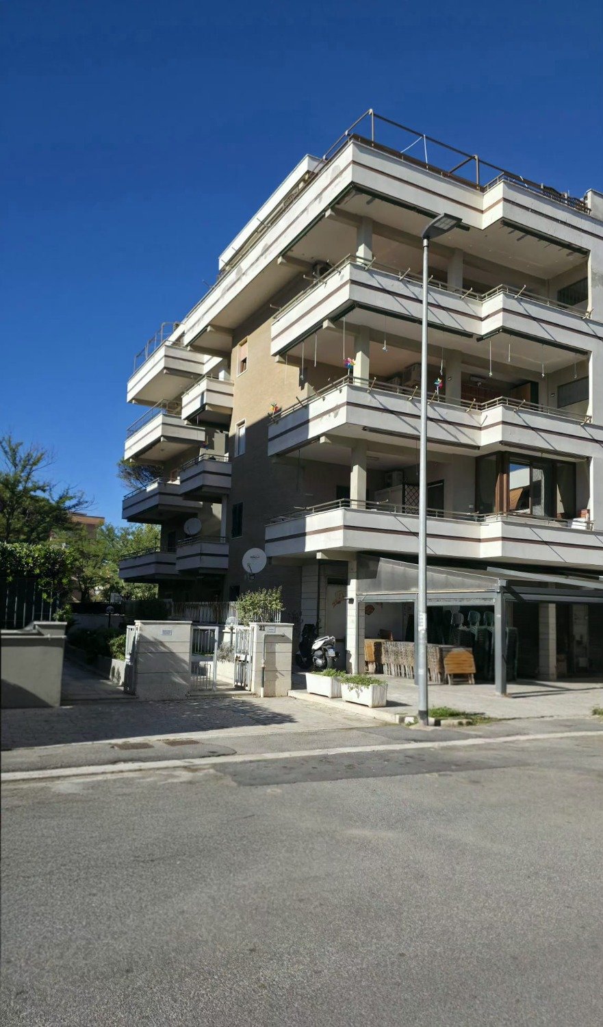 Pomezia – 2 locali € 159.000 T207