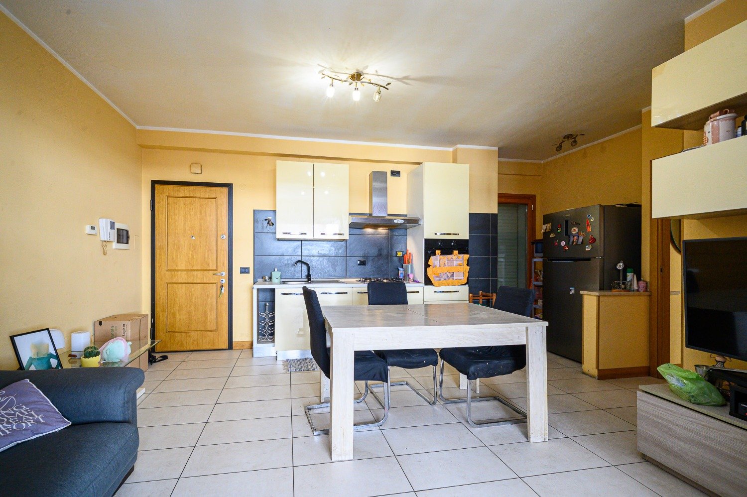 113-3114012-1 FONTE LAURENTINA – Ampio Trilocale con TERRAZZO e BOX