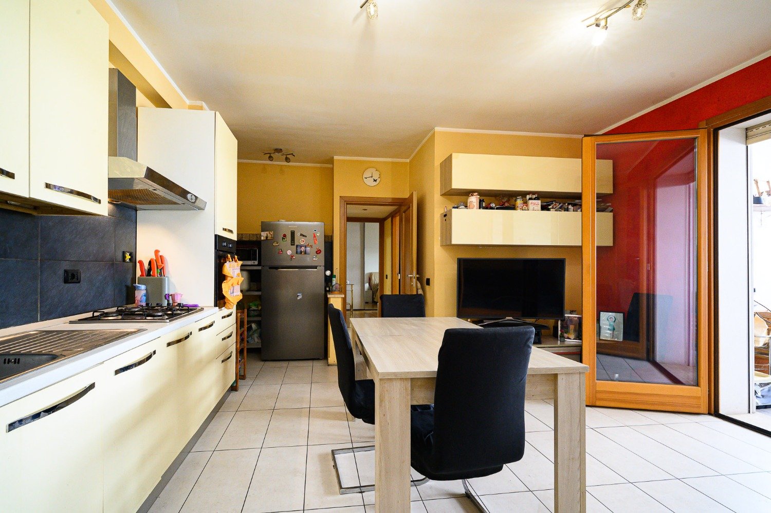 113-3114016-1 FONTE LAURENTINA – Ampio Trilocale con TERRAZZO e BOX