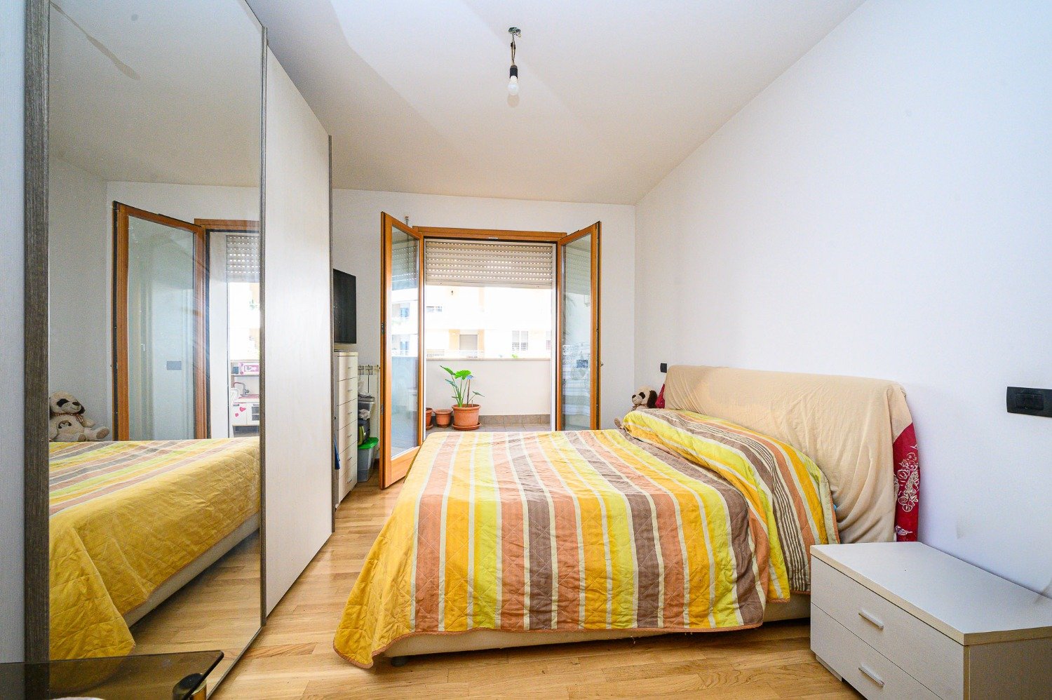 113-3114022-1 FONTE LAURENTINA – Ampio Trilocale con TERRAZZO e BOX