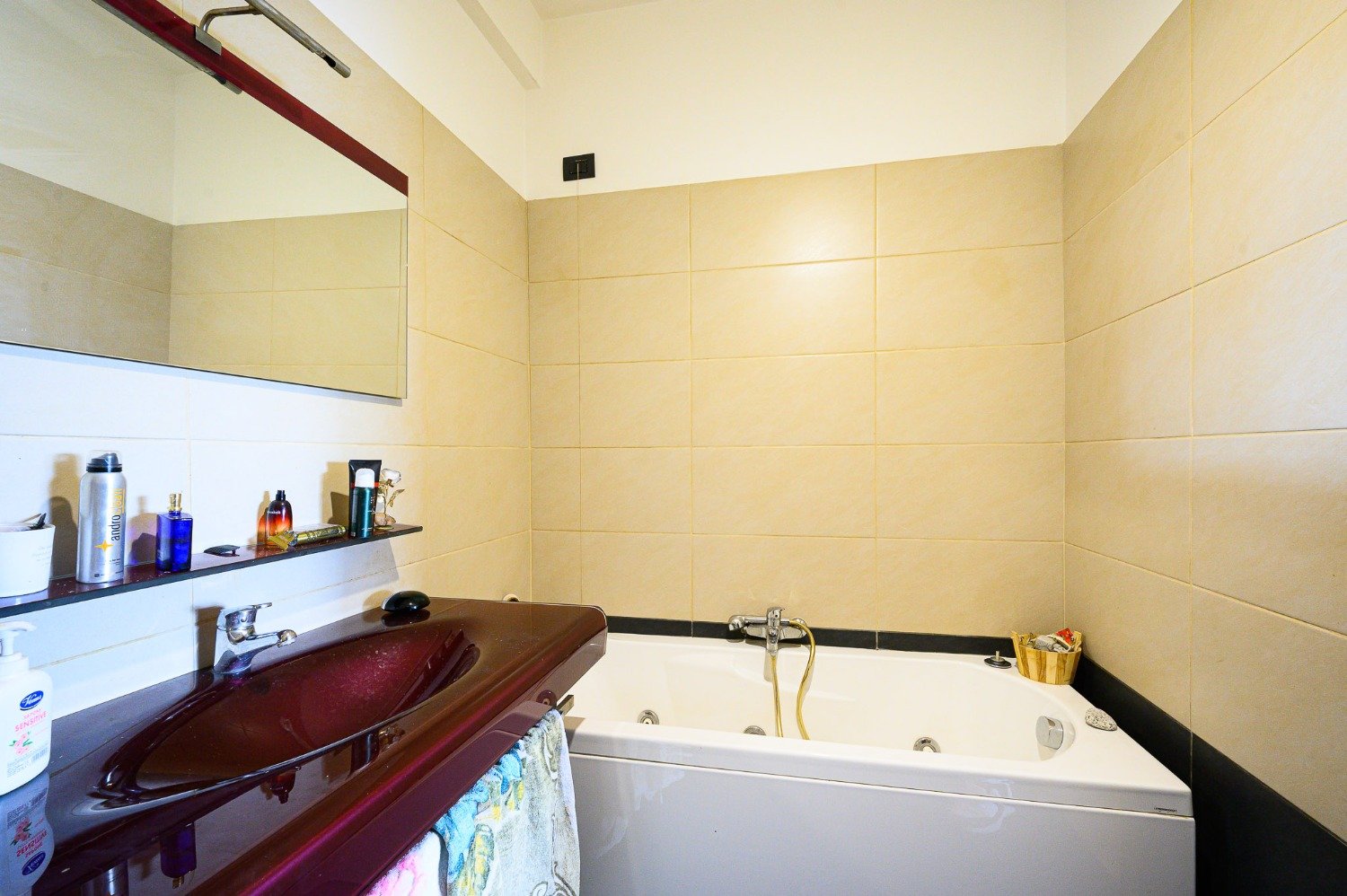 113-3114026-1 FONTE LAURENTINA – Ampio Trilocale con TERRAZZO e BOX