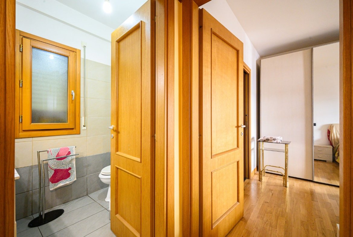 FONTE LAURENTINA – Ampio Trilocale con TERRAZZO e BOX