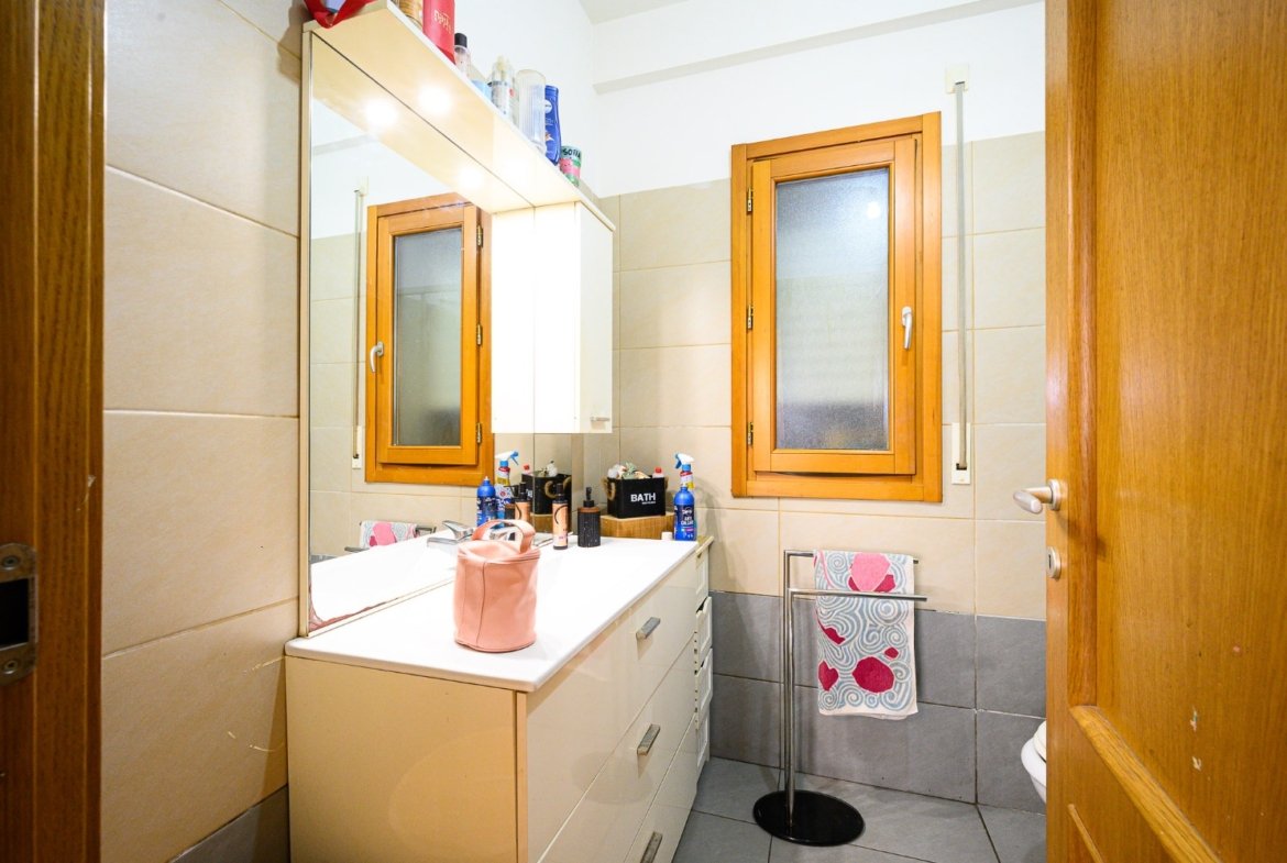 FONTE LAURENTINA – Ampio Trilocale con TERRAZZO e BOX