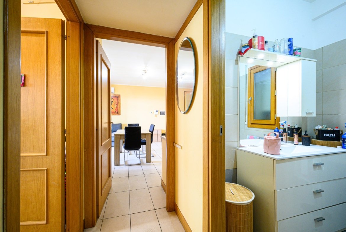 FONTE LAURENTINA – Ampio Trilocale con TERRAZZO e BOX