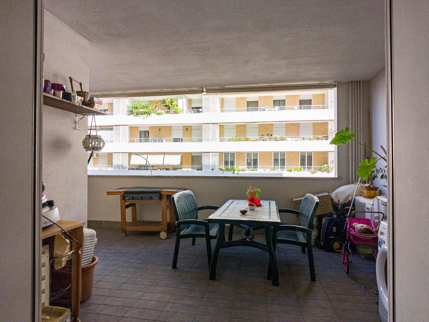 113-3114031-1 FONTE LAURENTINA – Ampio Trilocale con TERRAZZO e BOX