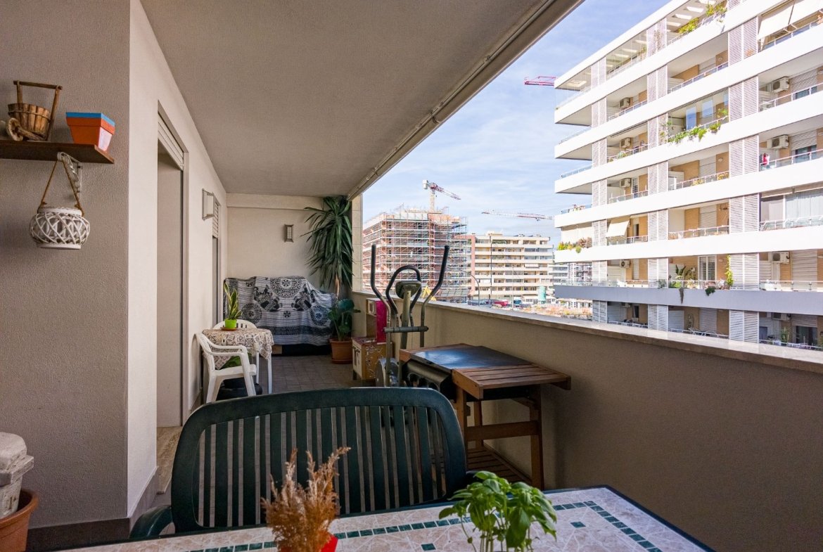 FONTE LAURENTINA – Ampio Trilocale con TERRAZZO e BOX