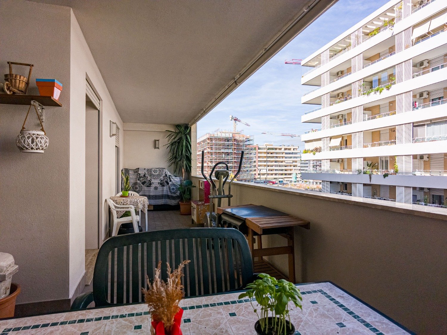 113-3114032-1 FONTE LAURENTINA – Ampio Trilocale con TERRAZZO e BOX
