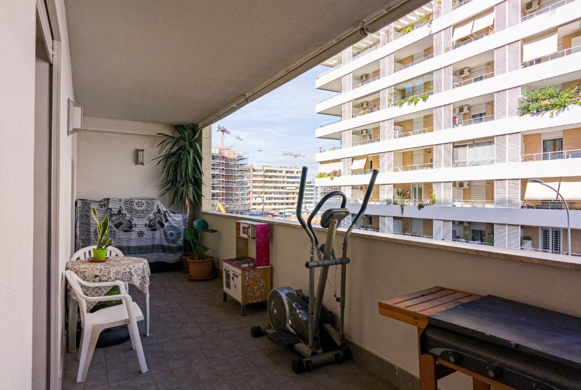 FONTE LAURENTINA – Ampio Trilocale con TERRAZZO e BOX