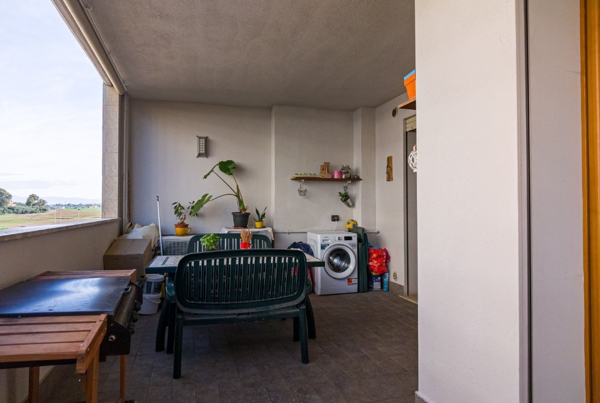 FONTE LAURENTINA – Ampio Trilocale con TERRAZZO e BOX