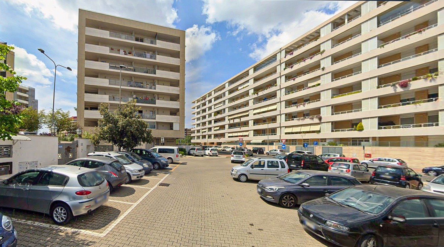 113-3114038-1 FONTE LAURENTINA – Ampio Trilocale con TERRAZZO e BOX