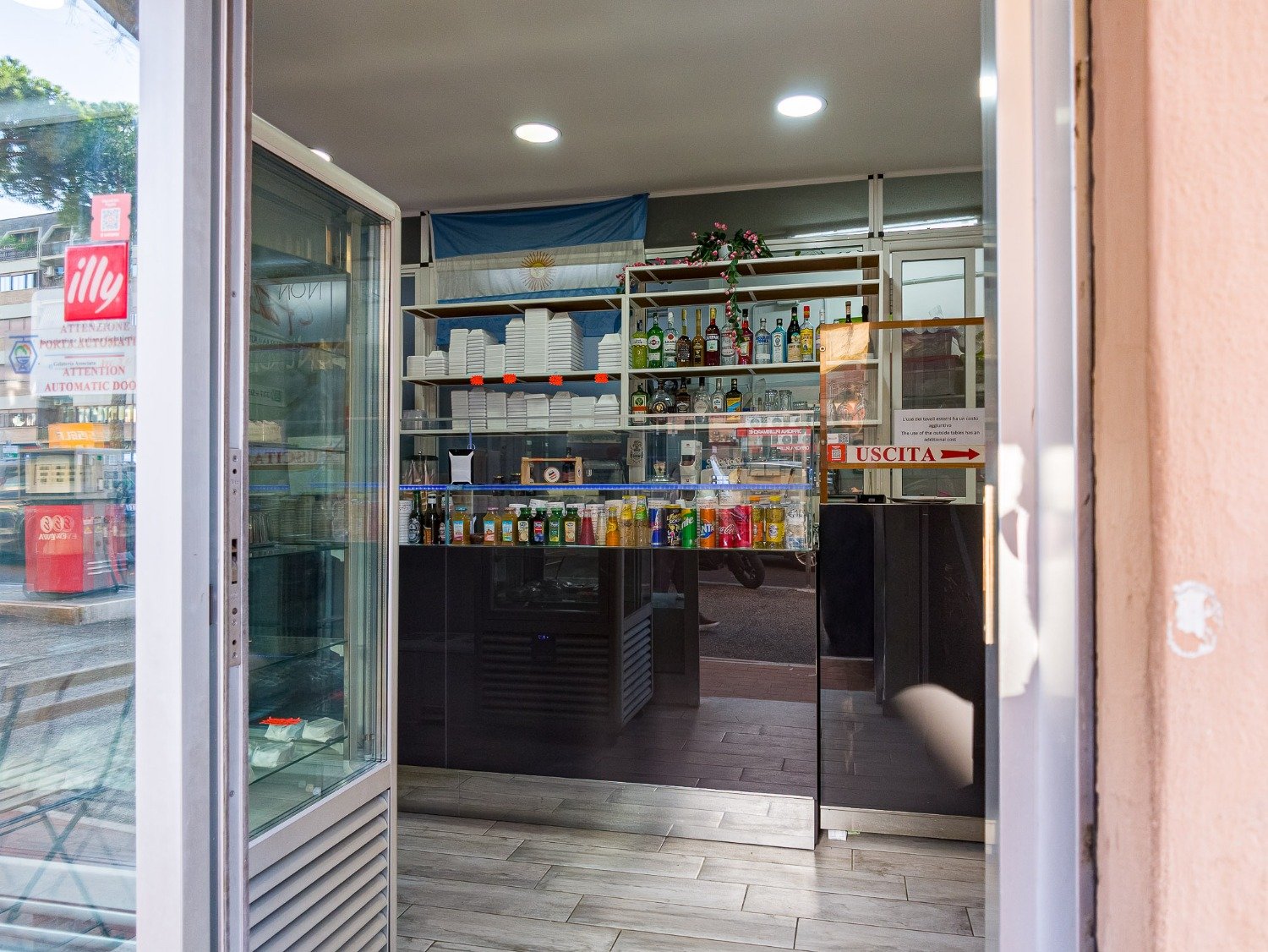 113-3116472-1 GREGORIO VII-GELATERIA con GIARDINO ESCLUSIVO-NO MURA