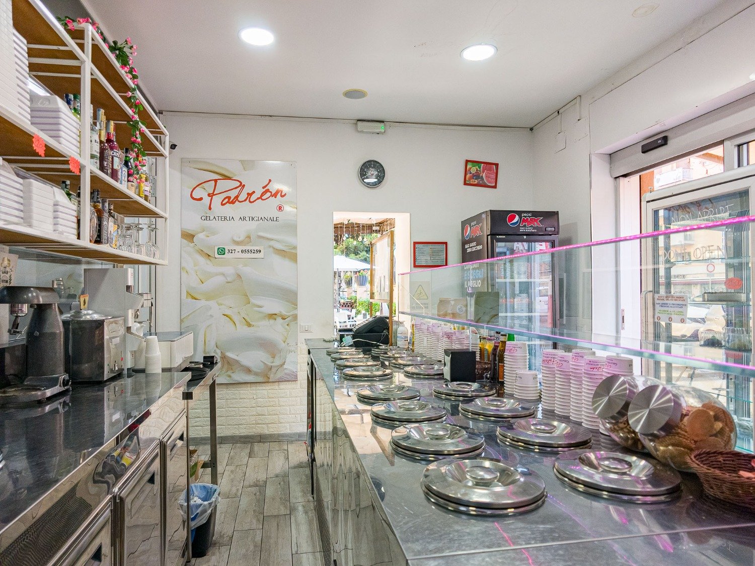 113-3116475-1 GREGORIO VII-GELATERIA con GIARDINO ESCLUSIVO-NO MURA