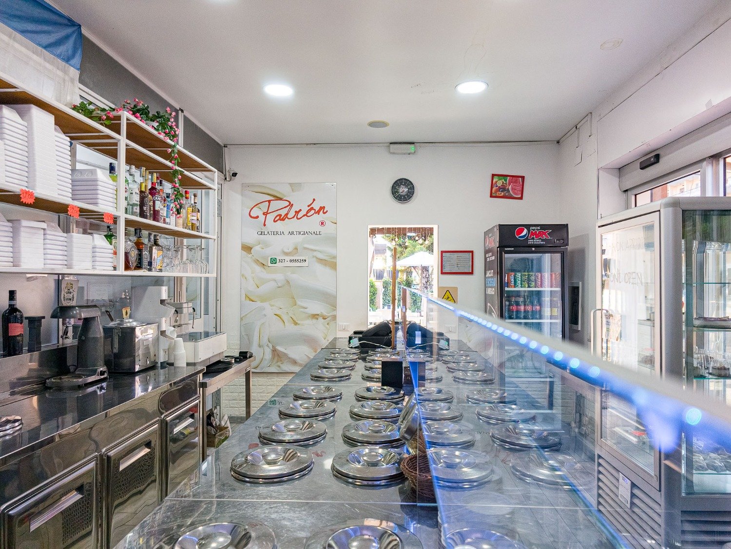 113-3116478-1 GREGORIO VII-GELATERIA con GIARDINO ESCLUSIVO-NO MURA