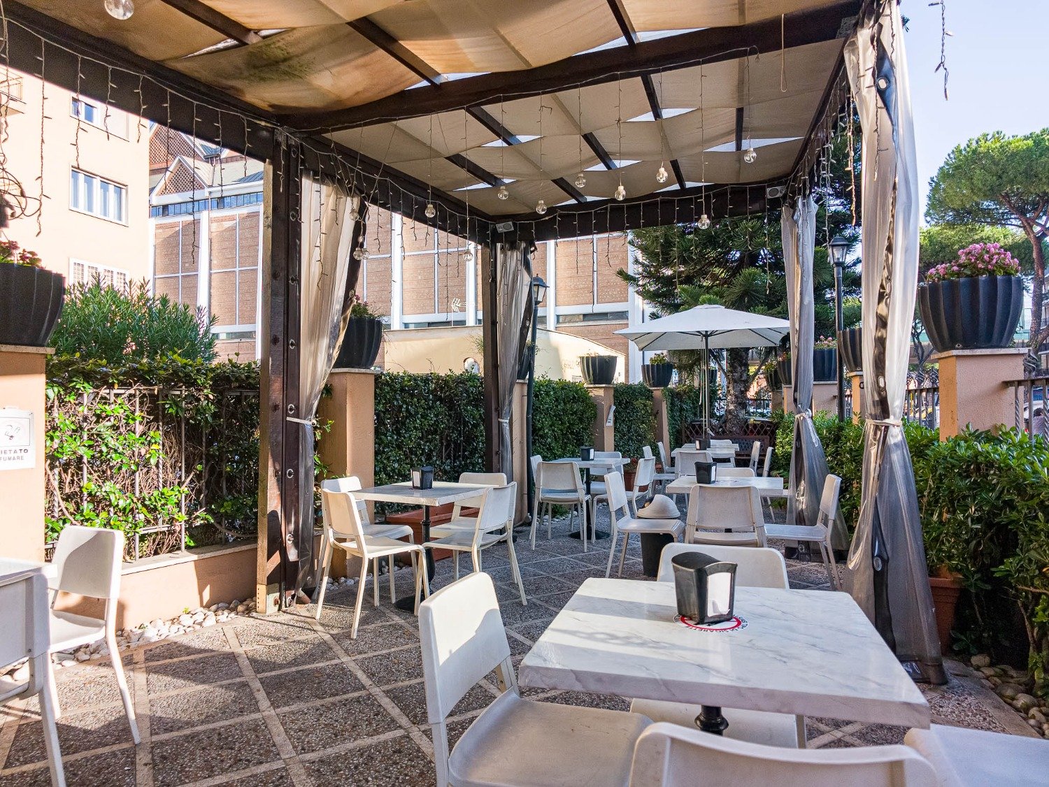 113-3116482-1 GREGORIO VII-GELATERIA con GIARDINO ESCLUSIVO-NO MURA