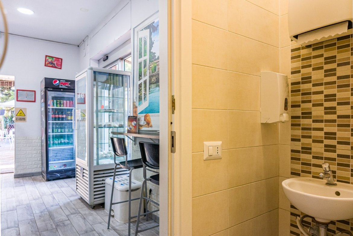 GREGORIO VII-GELATERIA con GIARDINO ESCLUSIVO-NO MURA